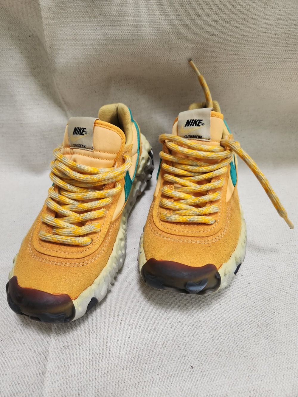 Nike Youth Overbreak SP Pollen Rise Sneakers size 4.5Y